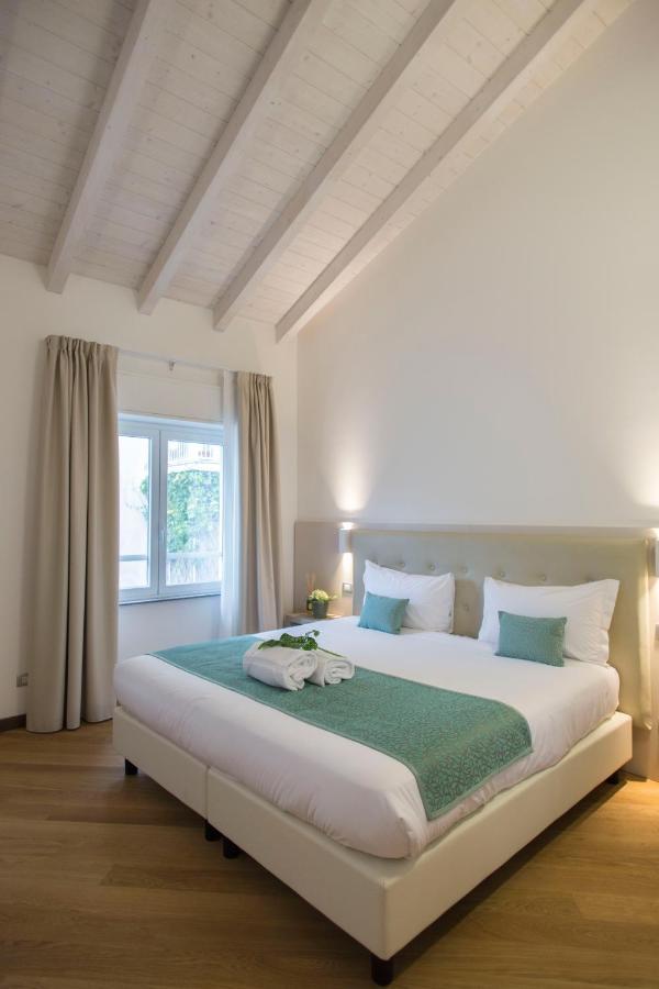 Hotel Ponti Angera Eksteriør billede