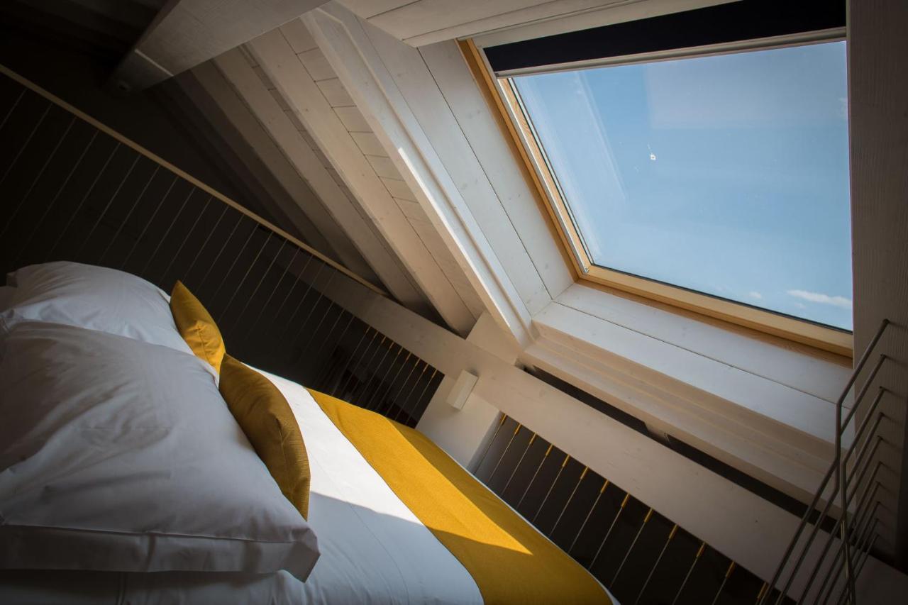 Hotel Ponti Angera Eksteriør billede