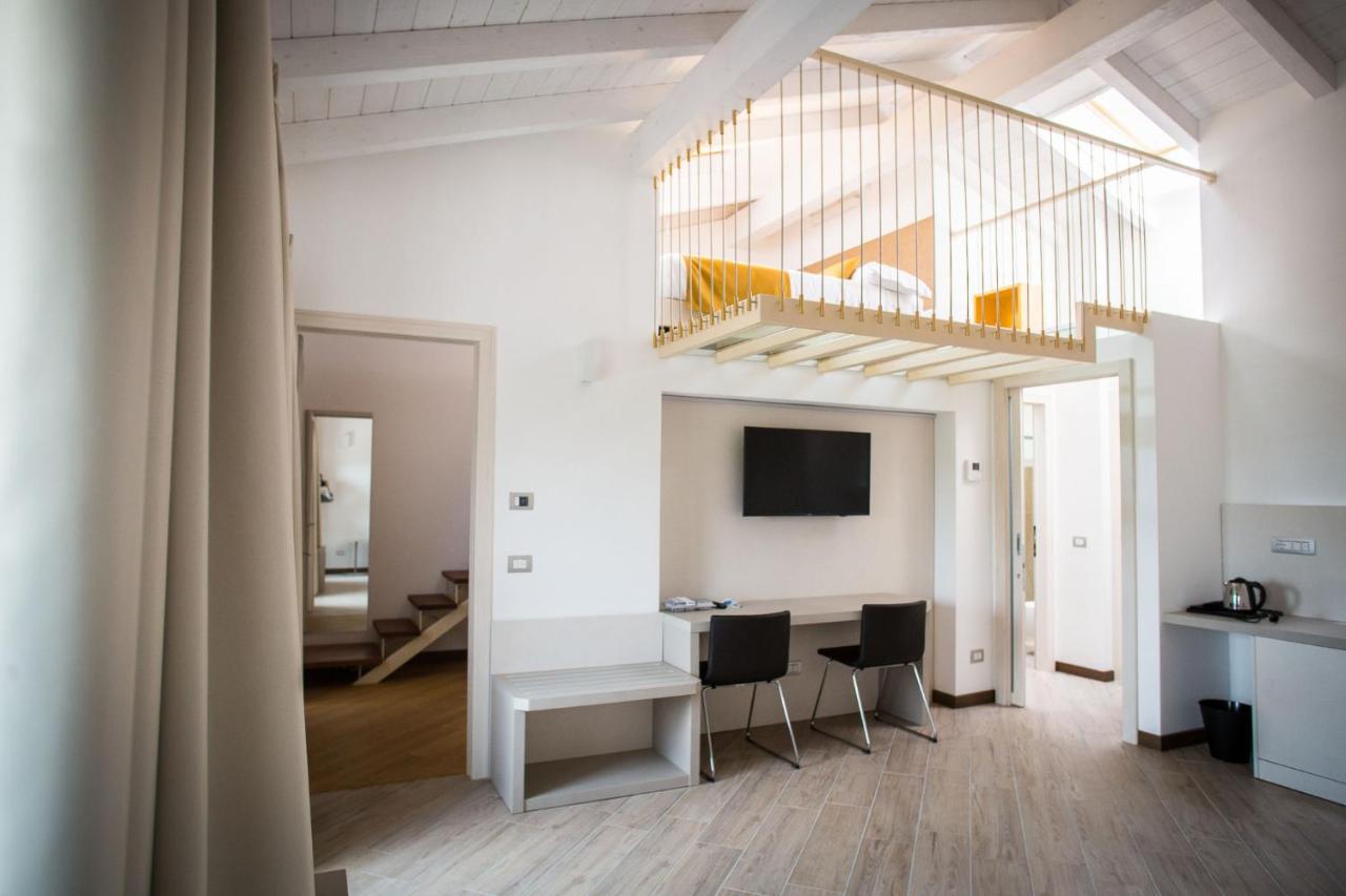 Hotel Ponti Angera Eksteriør billede