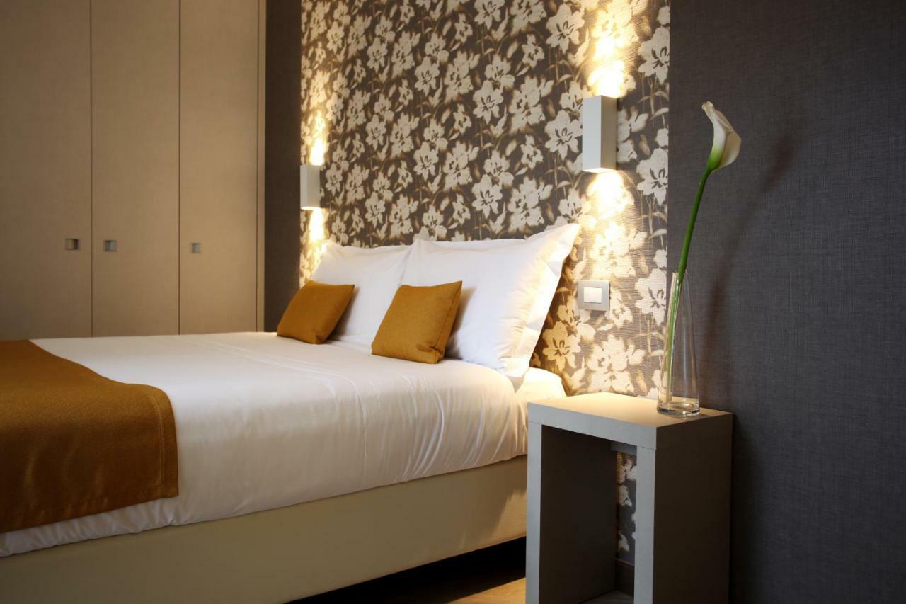 Hotel Ponti Angera Eksteriør billede